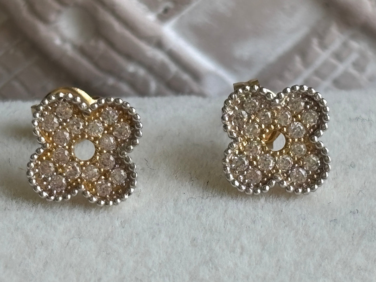 18K Real Gold Stud