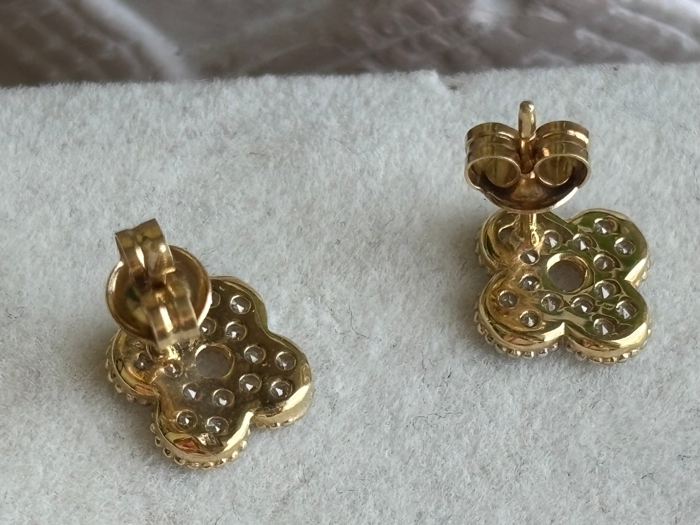 18K Real Gold Stud