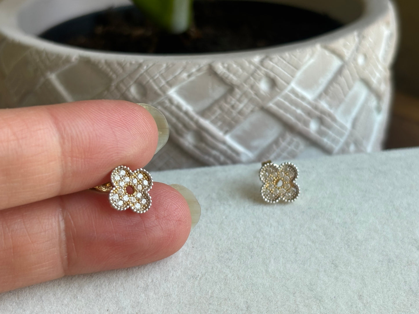 18K Real Gold Stud
