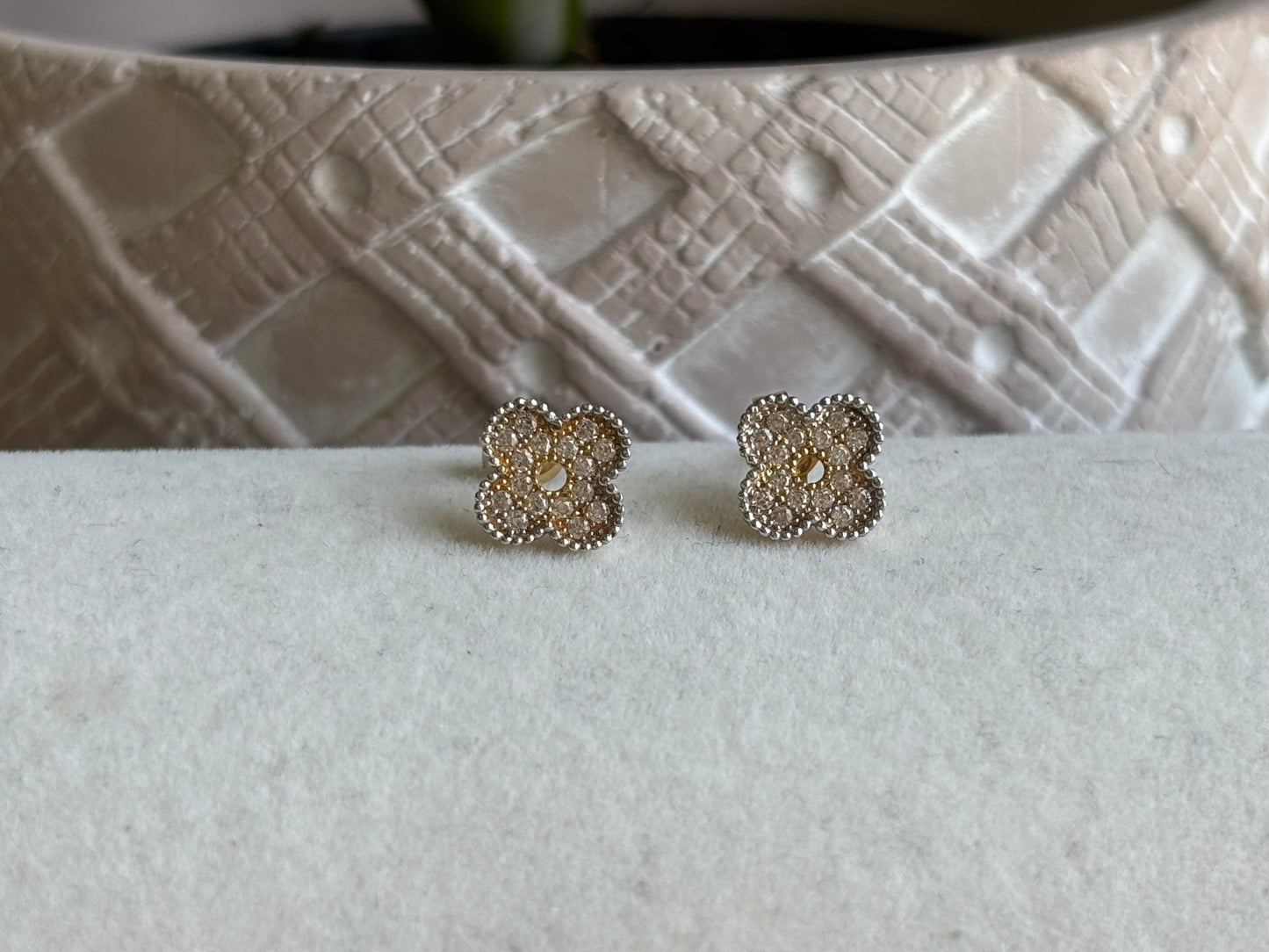 18K Real Gold Stud