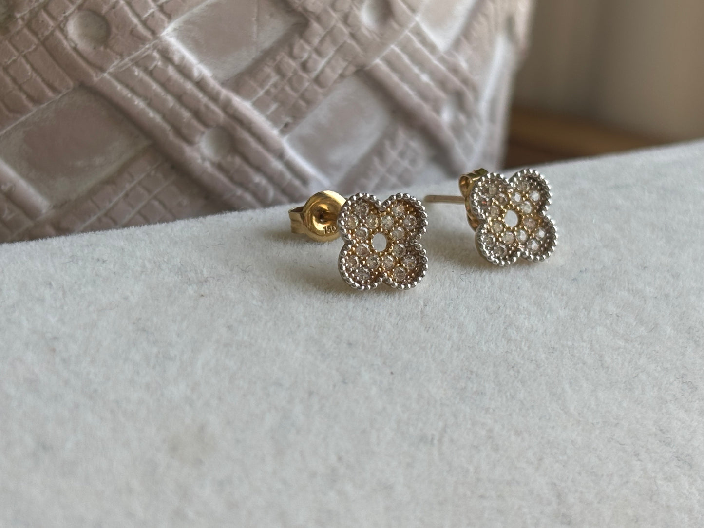 18K Real Gold Stud